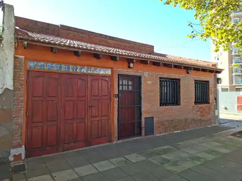 Casa 5 ambientes, garage y terraza en Gral Mitre