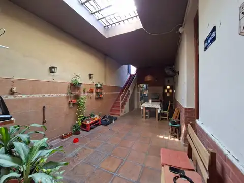 Casa 5 ambientes con 2 baños