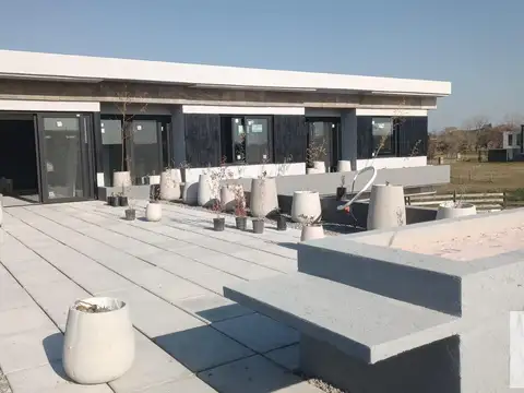Casa en venta - 4 Dormitorios 2 Baños - Los Cardales