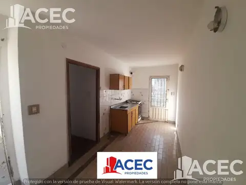 Casa 4 ambientes con 1 baño
