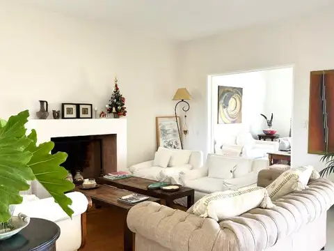 Casa 4 ambientes con 4 baños