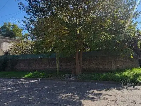 Andres Ferreyra  al 600 Esquina Los Andes