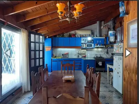 OPORTUNIDAD VENTA CASA CHALET 4 AMBIENTES CON GARAGE Y PILETA ESCUCHA OFERTA