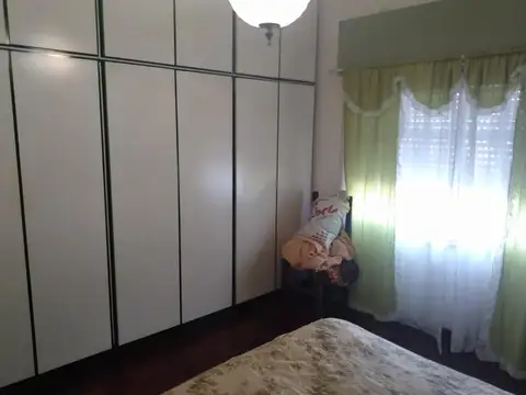 CASA 4 AMB. RAMOS MEJIA