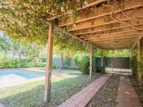 CASA QUINTA EN VENTA CON ESTILO ARQUITECTONICO