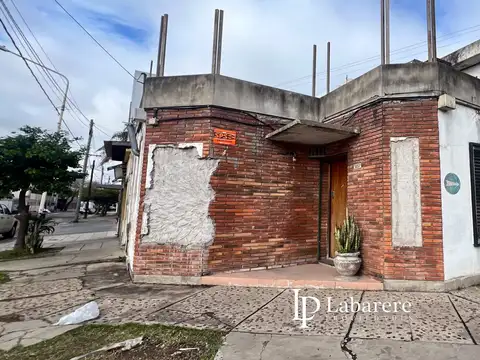 ¡Oportunidad! Casa en esquina con excelente distribución y gran potencial – Cerrito 3600, Lomas del