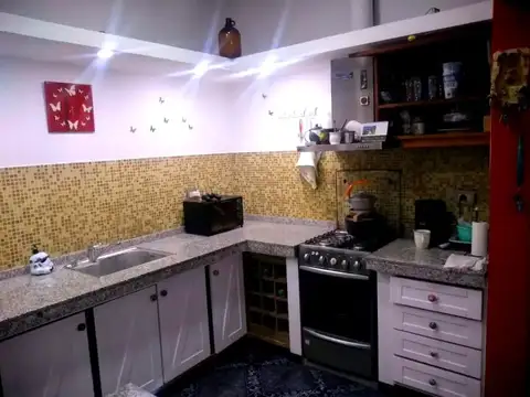 VENTA CASA 5 AMBIENTES CON PILETA EN PARQUE LELOIR