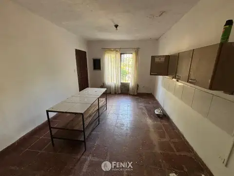 CF1368 - CASA A RECICLAR - 4 DORMITORIOS - AV. LÓPEZ TORRES Y MAIPÚ
