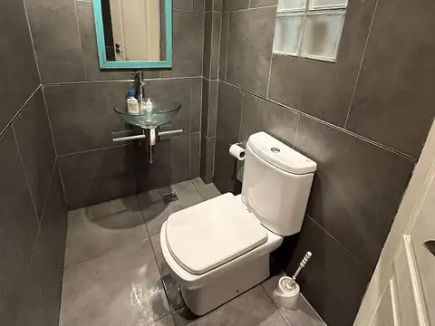 Venta ph 3 Amb impecable con patio y parrilla