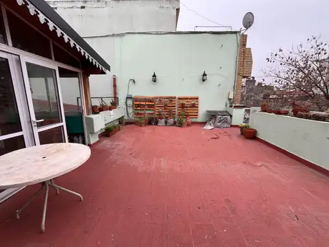 CASA 6 AMBIENTES CON TERRAZA Y GARAGE EN VILLA DEVOTO