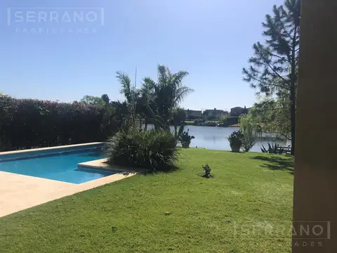 Casa 5 ambientes con 3 baños