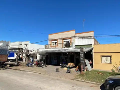 Frocham 3777 entre M Acosta y J Ingenieros