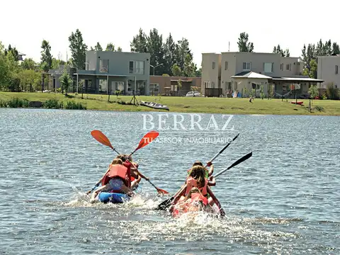 Lote venta de 816 m2  a la laguna en barrio San Francisco Villanueva Tigre