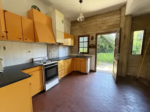 Casa Venta 6 Ambientes Dos plantas con Jardín en Carapachay