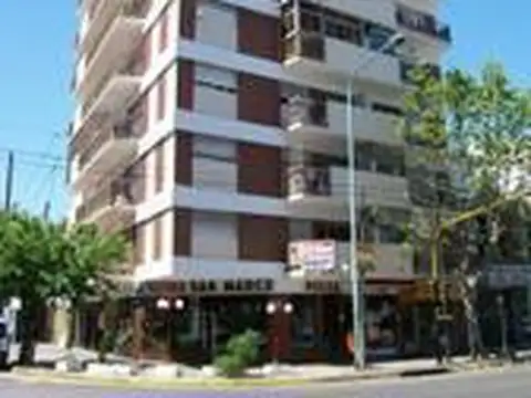 Local en Flores