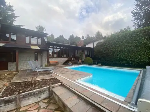 Casa con pileta en alquiler