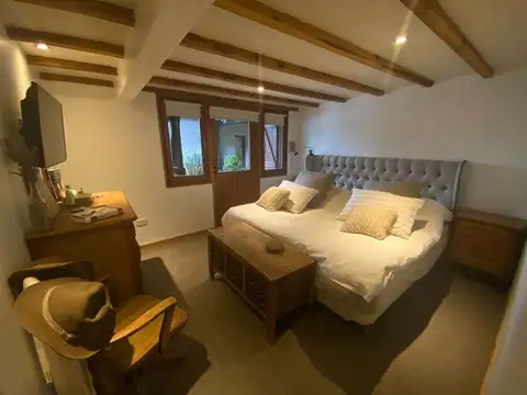 Casa en Alquiler con 1 cochera