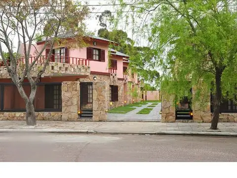 Hotel en Venta en  18/71 y 72 San Clemente Del Tuyu - Alberto Dacal Propiedades