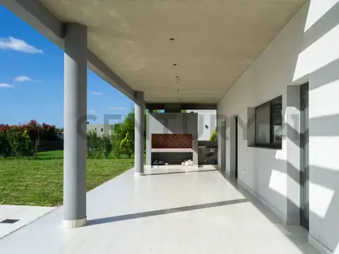 Juana de Arco 7300, Piso 0