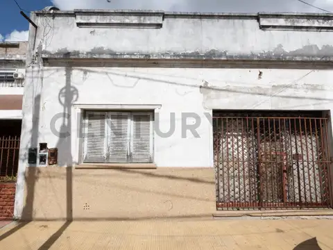 CASA A REFACCIONAR  PARA INVERSOR O PROYECTO INMOBILIARIO