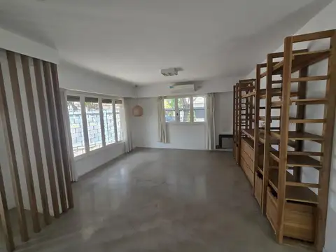 CASA 4 DOR. con PILETA en VENTA en Acassuso 