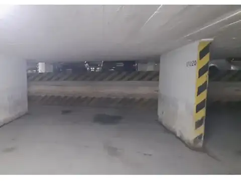 Alquiler temporario cochera en edificio de cocheras Miramar
