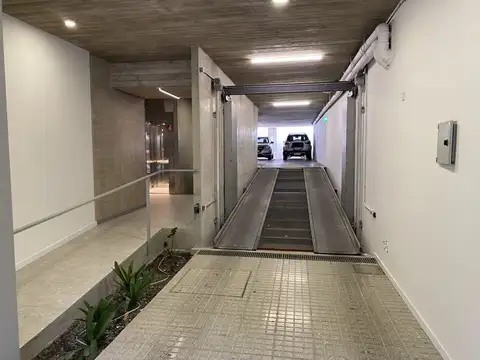Cochera en venta barrio abasto porton electrico