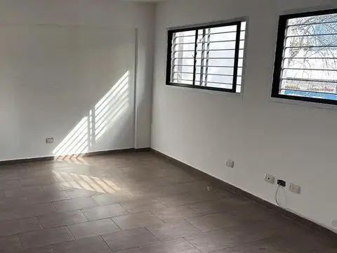 Ricardo Gutierrez 700 , Piso 1
