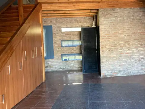 CASA EN ALQUILER  DE DOS PLANTAS B.MIRADOR DEL PUENTE AV. BS AS AL 300