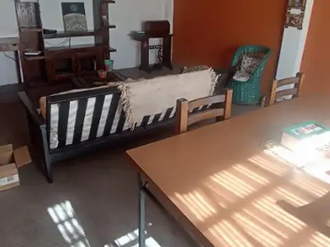 CASA IDEAL DOS/TRES FAMILIAS DESARROLLADA EN TRES PARTES -