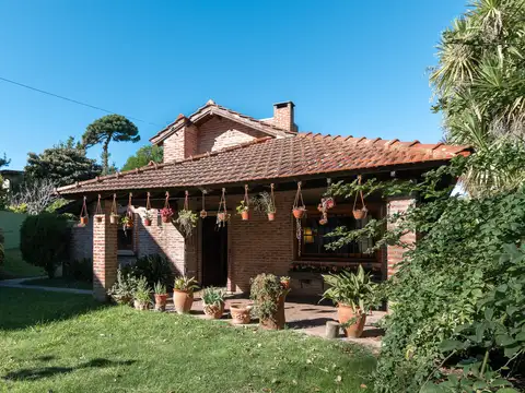 Casa en Venta con 1 cochera
