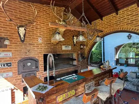 Casa 5 ambientes con 3 baños