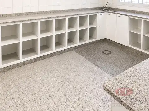 Oficina en Alquiler 60 años