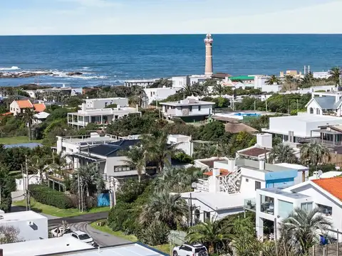 Casa en alquiler de 3 dormitorios + dependencia en José Ignacio 100