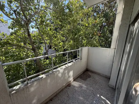 Venta departamento de un dormitorio con balcón en Rosario - Lourdes
