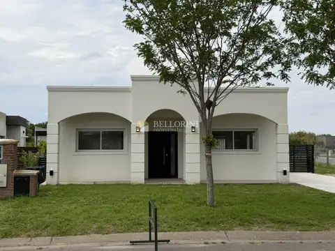 Casa en venta a estrenar en San Ramón, Pilar del Este | 5 ambientes, 3 dormitorios, frente a la...