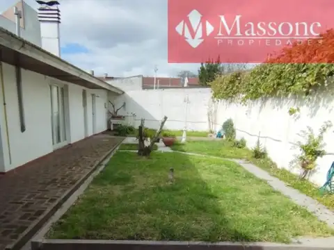 Casa en Venta con 4 cocheras