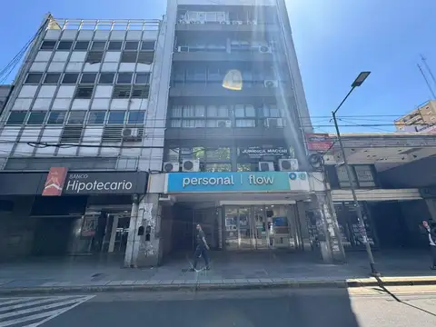 SAN MARTIN OFICINA SEMIPISO AL FTE CON 2 DESPACHOS Y RECEP