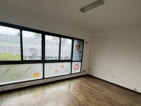 Oficina 3 ambientes con 1 baño