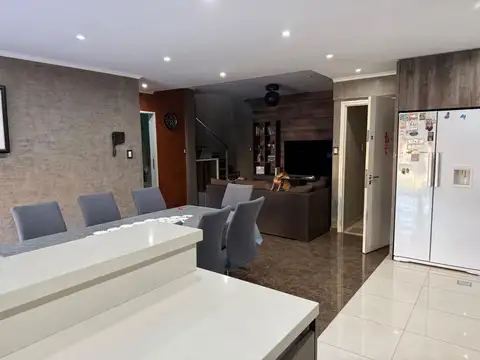 Roque Sáenz Peña 2700, Piso 1