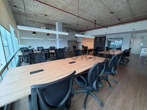 Alquiler De Oficina Amoblada de 160m2  y 2 cocheras - Edificio Nodus Villa Martelli