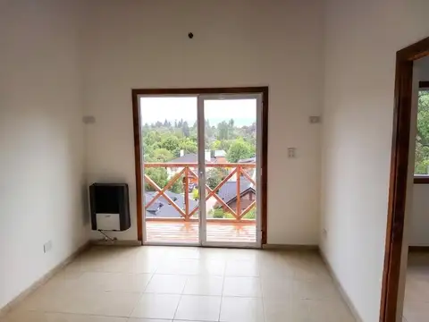 Casa en alquiler 3 ambientes Avenida Pioneros km 5800