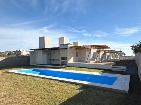 Casas a la venta en Villa Santa Cruz Del Lago. (C473)