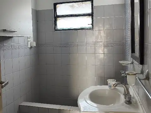 Depto Tipo Casa en Alquiler en Castelar Sur, $ 700.000