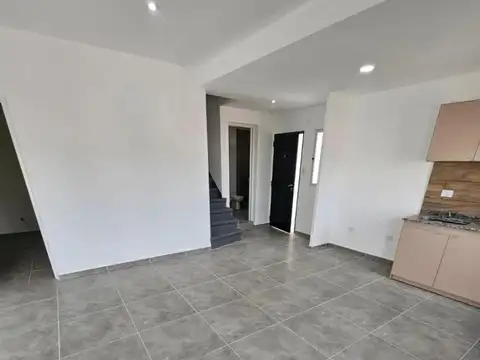 Depto Tipo Casa 3 ambientes con 1 baño