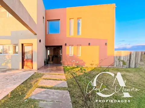 Casa 4 ambientes con 3 baños