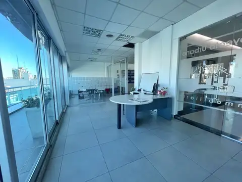 Oficina en Venta con 2 cocheras