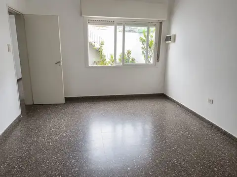 Depto Tipo Casa en Venta 43 años