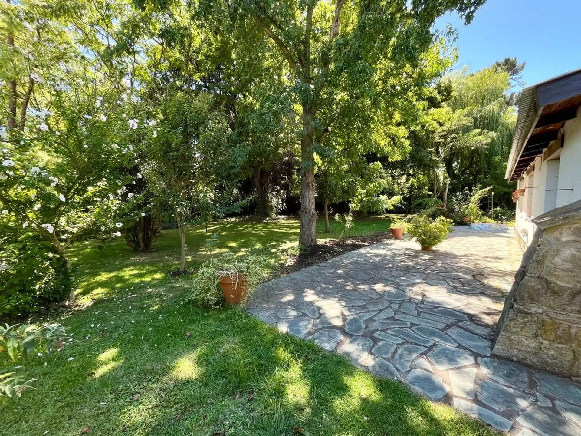 Casa Quinta sobre 3 lotes | El Sosiego