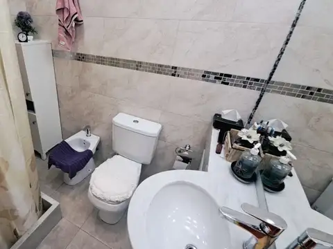 Casa 3 ambientes con 2 baños